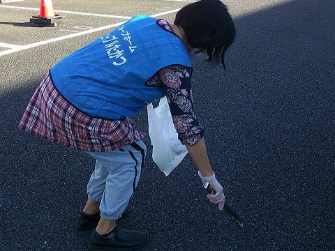 早雲会介護施設のCSR活動報告（地域清掃活動）