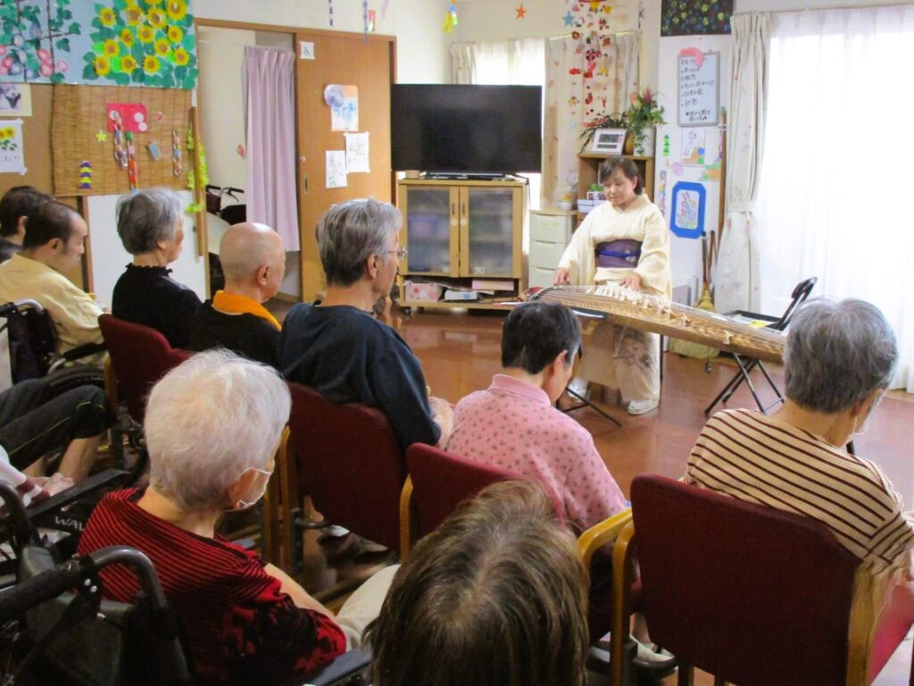 サリューブルたかつ「敬老会」を開催しました